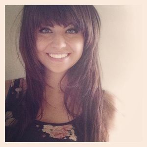 Meet your Posher, Simone